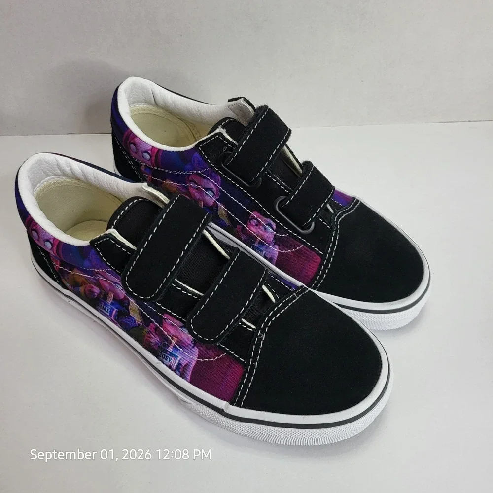 KPop Demon Hunters x Vans Little Kids Old Skool Shoe PS Size 2 NEW